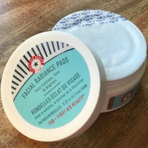 First Aid Beauty Radiance Pads